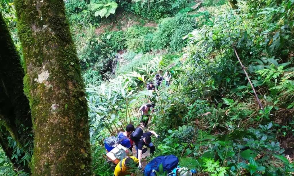 Review Đỉnh Lảo Thẩn (2.860m): "Nóc Nhà Y Tý" - Cung Trekking Săn Mây Quốc Dân Cho Người Mới